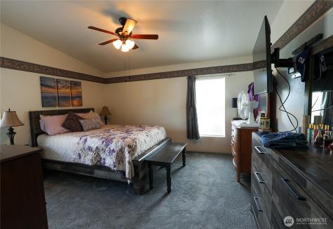 1427 100th Street SW Everett WA 98204