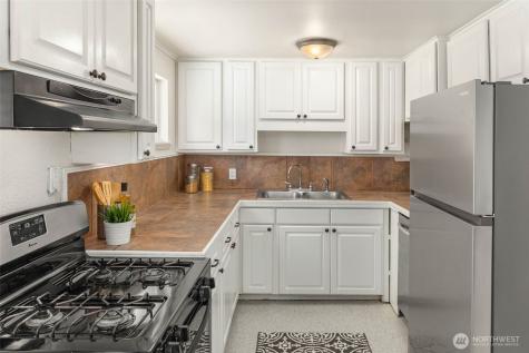 23803 56th Avenue W Mountlake Terrace WA 98043