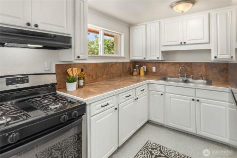23803 56th Avenue W Mountlake Terrace WA 98043