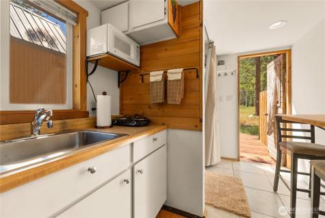 13 Littel Road Mazama WA 98833
