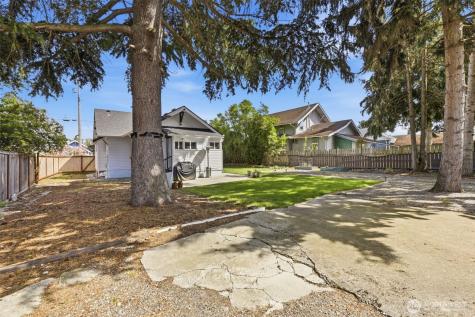 6214 S Warner Street Tacoma WA 98409
