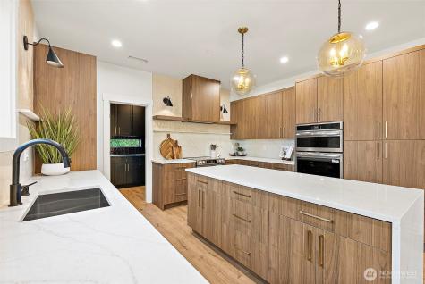 1238 9th Street SW Puyallup WA 98371