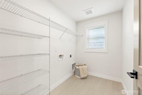 1238 9th Street SW Puyallup WA 98371