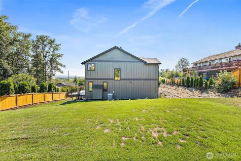 1238 9th Street SW Puyallup WA 98371