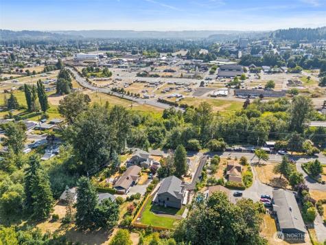 1238 9th Street SW Puyallup WA 98371