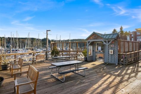 141 Parfitt Way SW Bainbridge Island WA 98110