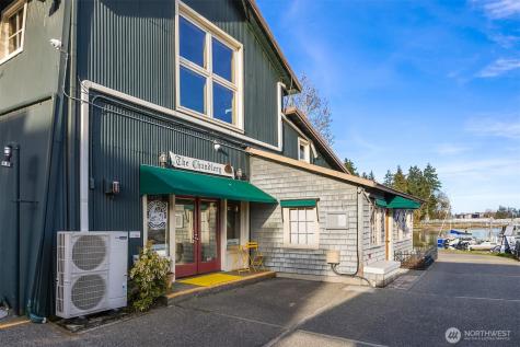 141 Parfitt Way SW Bainbridge Island WA 98110