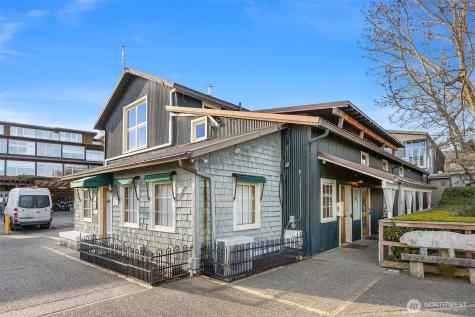 141 Parfitt Way SW Bainbridge Island WA 98110