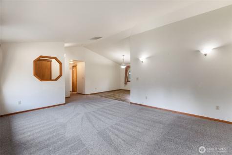 6107 189th Loop SW Rochester WA 98579