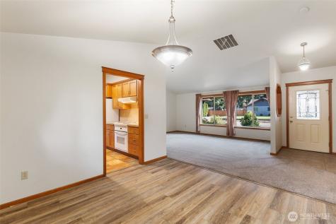 6107 189th Loop SW Rochester WA 98579