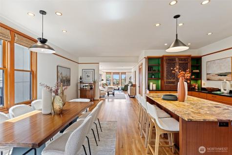 1524 10th Avenue W Seattle WA 98119
