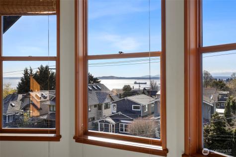 1524 10th Avenue W Seattle WA 98119