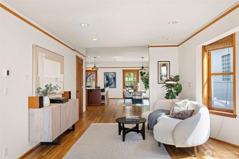 1524 10th Avenue W Seattle WA 98119