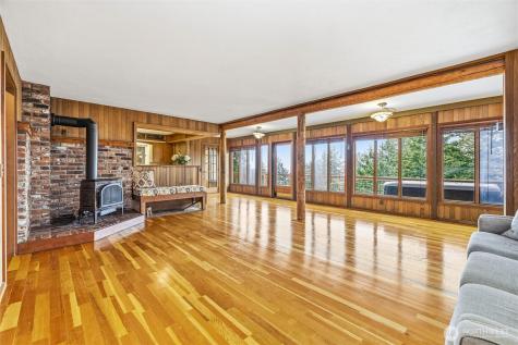 1136 Island Drive Lummi Island WA 98262