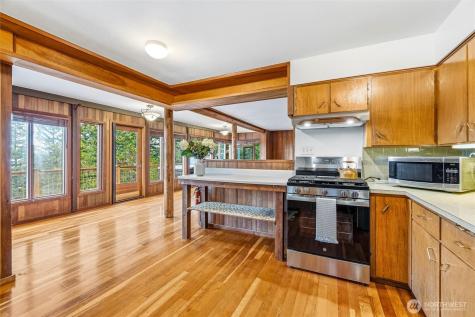 1136 Island Drive Lummi Island WA 98262