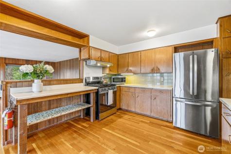 1136 Island Drive Lummi Island WA 98262
