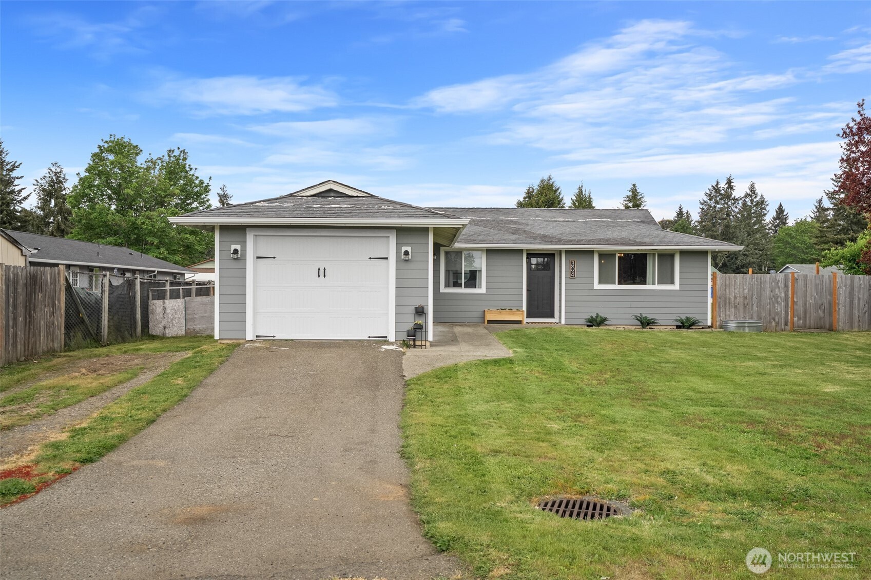 304 Rochester Street E Rainier WA 98576