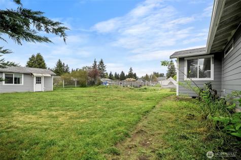 304 Rochester Street E Rainier WA 98576