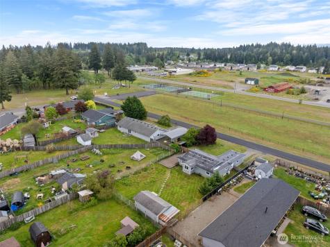 304 Rochester Street E Rainier WA 98576