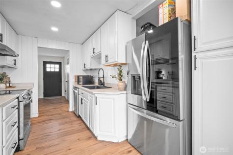 304 Rochester Street E Rainier WA 98576