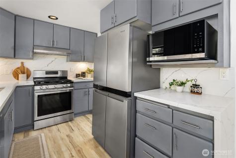 6301 223rd Place SW Mountlake Terrace WA 98043