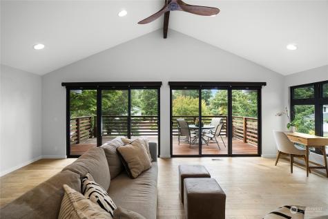 8371 Medway Lane NE Bainbridge Island WA 98110