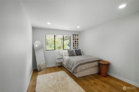 8371 Medway Lane NE Bainbridge Island WA 98110