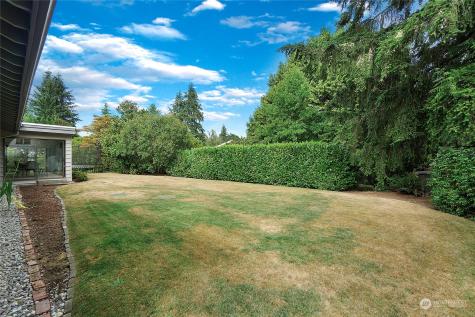 8371 Medway Lane NE Bainbridge Island WA 98110