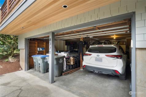 8371 Medway Lane NE Bainbridge Island WA 98110