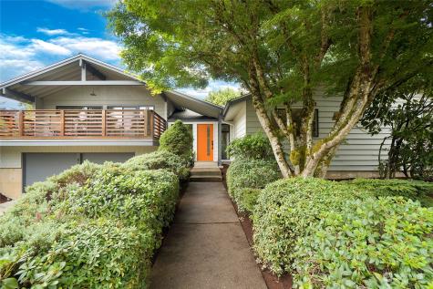 8371 Medway Lane NE Bainbridge Island WA 98110