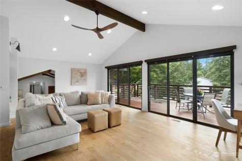 8371 Medway Lane NE Bainbridge Island WA 98110