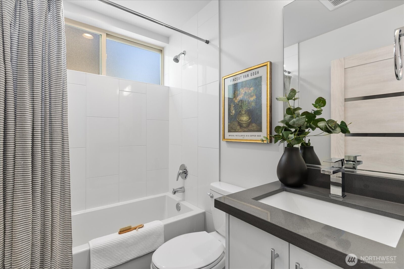 3953 1st Avenue NE Seattle WA 98105