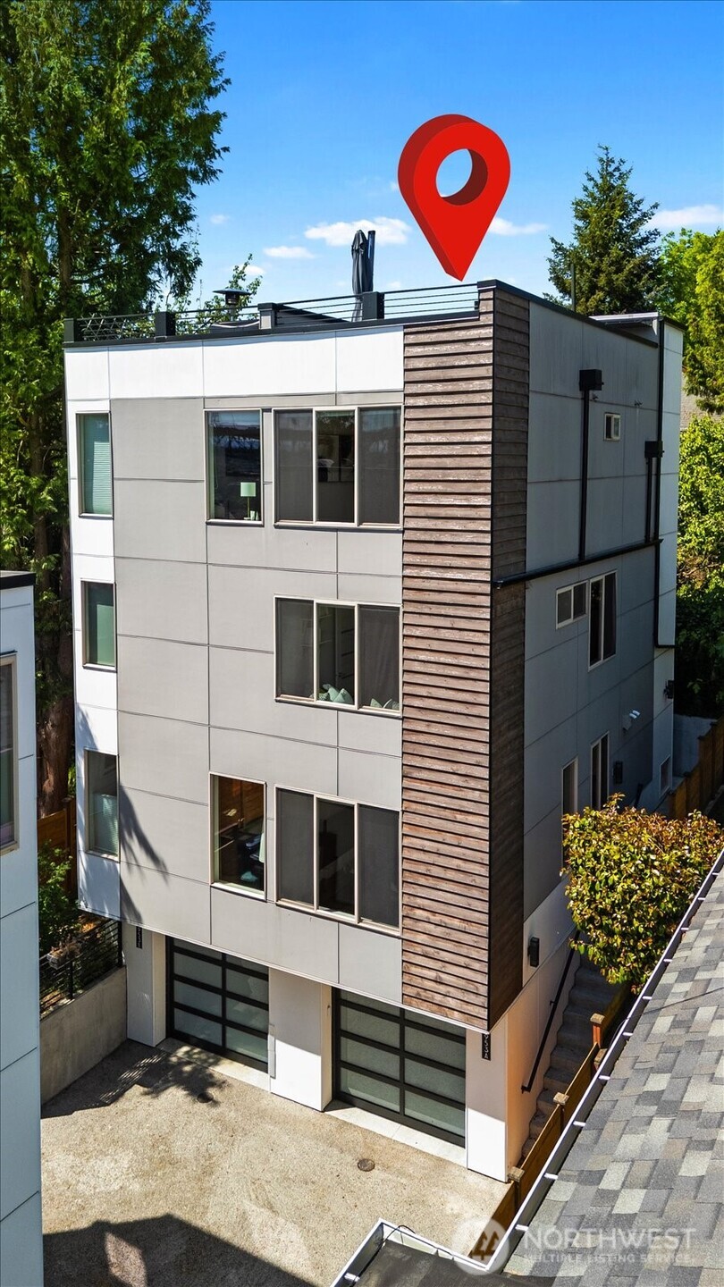 3953 1st Avenue NE Seattle WA 98105