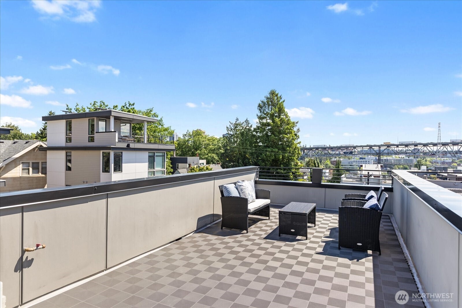 3953 1st Avenue NE Seattle WA 98105