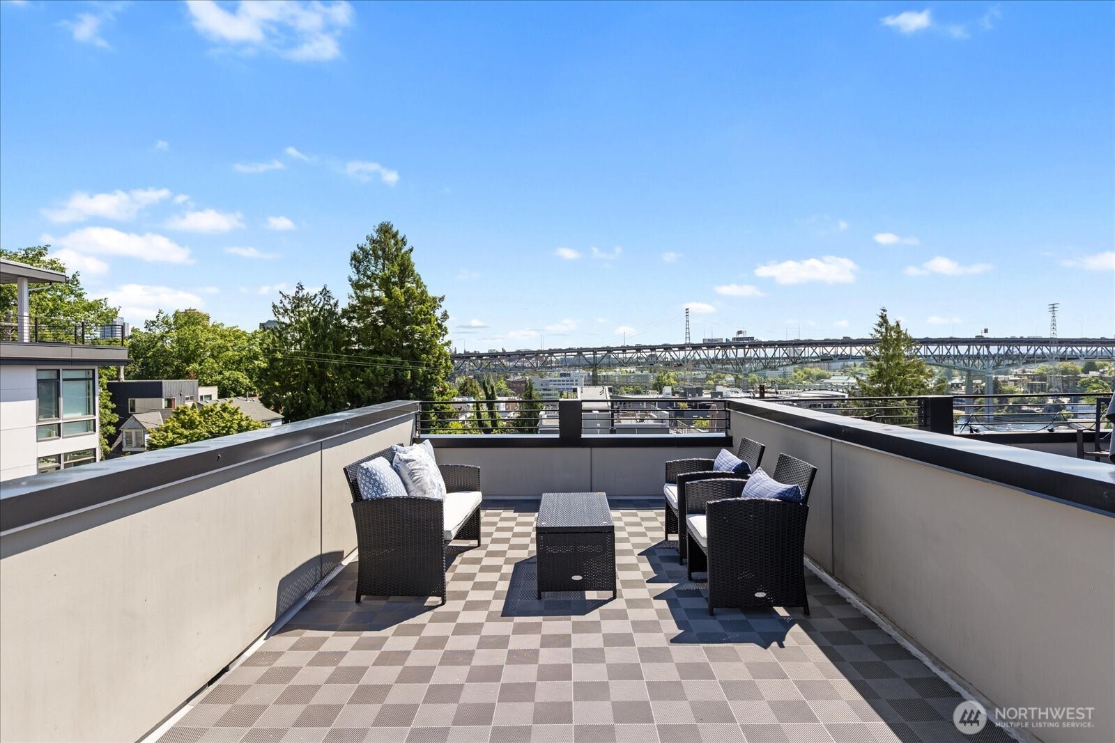 3953 1st Avenue NE Seattle WA 98105
