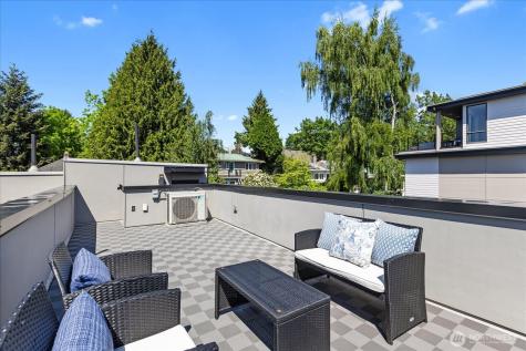 3953 1st Avenue NE Seattle WA 98105