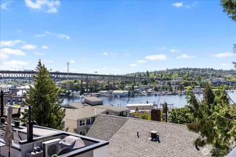 3953 1st Avenue NE Seattle WA 98105