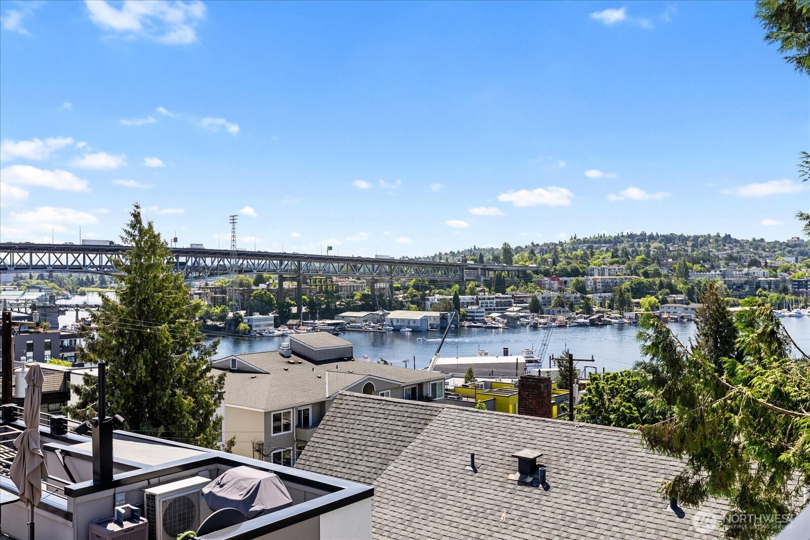 3953 1st Avenue NE Seattle WA 98105