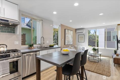 3953 1st Avenue NE Seattle WA 98105
