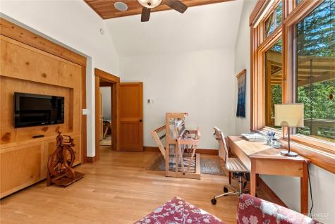 33 Freestone Lake Drive Mazama WA 98833