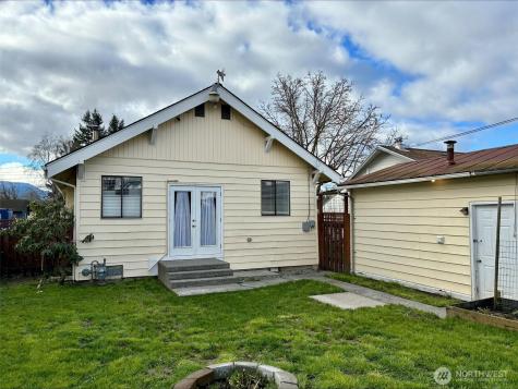 310 Second Street Sumas WA 98295