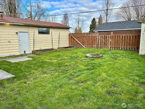 310 Second Street Sumas WA 98295