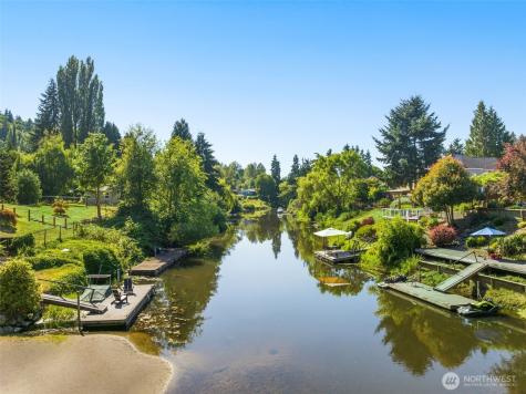 11216 E Riverside Drive Bothell WA 98011