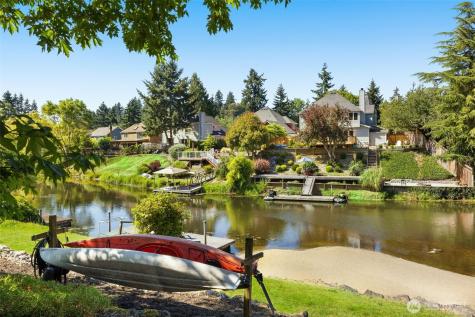 11216 E Riverside Drive Bothell WA 98011