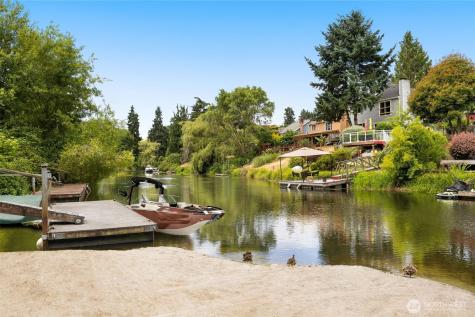 11216 E Riverside Drive Bothell WA 98011