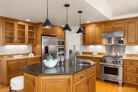 11216 E Riverside Drive Bothell WA 98011