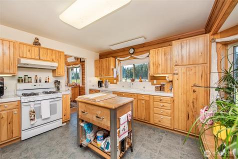1688 Finn Hall Road Port Angeles WA 98362