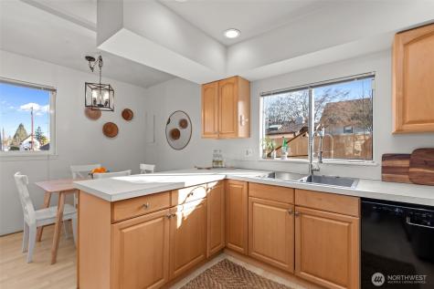 1721 Mcdougall Avenue Everett WA 98201