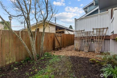 1721 Mcdougall Avenue Everett WA 98201