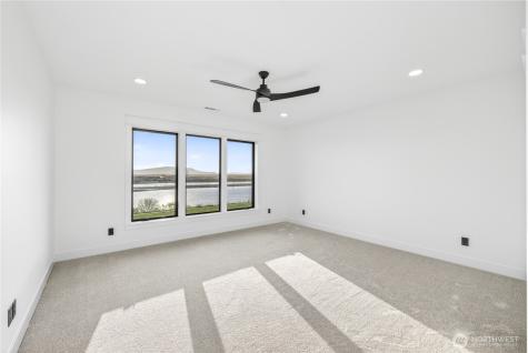 57 Columbia Bluff Lane Pasco WA 99301
